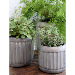 Dekorační plechový antik obal na květináč Grooves M - Ø 23*16cm