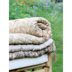 Latté bavlněný přehoz s květinovým motivem Quilt Flower - 130*180 cm