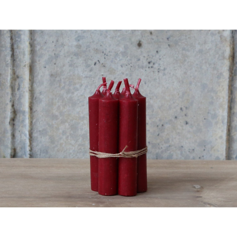 Červená úzká krátká svíčka Short dinner red - Ø 2 *11cm / 4.5h