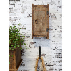 Retro nástěnná dřěvěná skříňka s dvířky Grimaud Brick - 15*9*32 cm