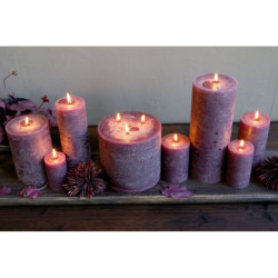Fialová široká svíčka Macon Rustic plum - Ø 7*10cm/ 40h