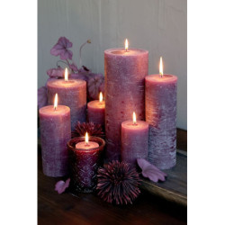 Fialová široká svíčka Macon Rustic plum - Ø 7*20cm/ 80h