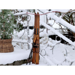 Hnědá dřevěná dekorace vintage lyže - 5*90 cm