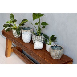 Opálový keramický obal na květináč s reliéfy Gaston - Ø 14*13 cm