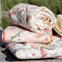 Růžový bavlněný přehoz s květy Aix Quilt Wild Flowers - 130*180 cm